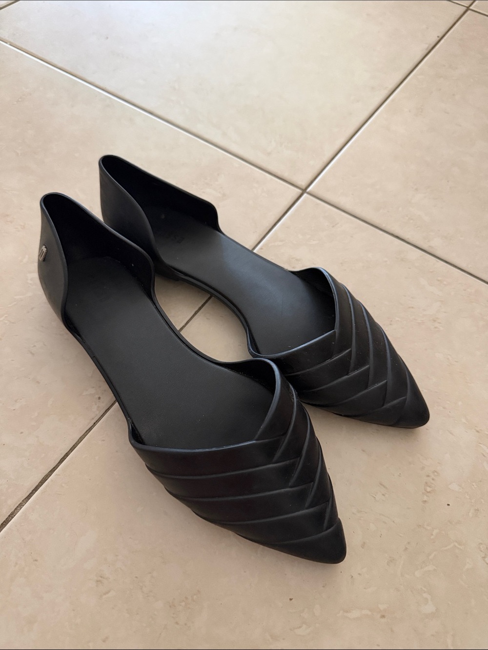 Mellissa Women’s Pointed D'Orsay Flats - Black